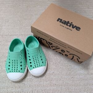 Native Shoes Seafoam Green (Size 5)